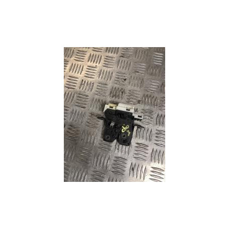 Serrure de coffre RENAULT CLIO 3 PHASE 1 d’occasion