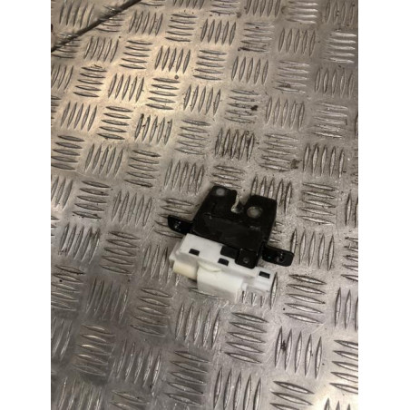 Serrure de coffre RENAULT CLIO 3 PHASE 1 d’occasion