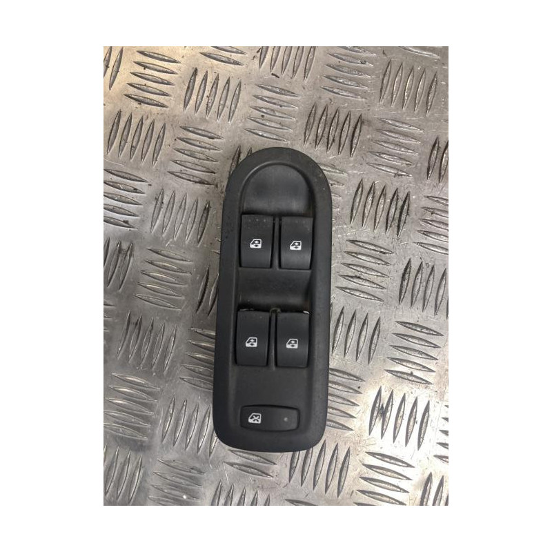 Interrupteur de leve vitre avant gauche RENAULT MEGANE 2 PHASE 2 d’occasion
