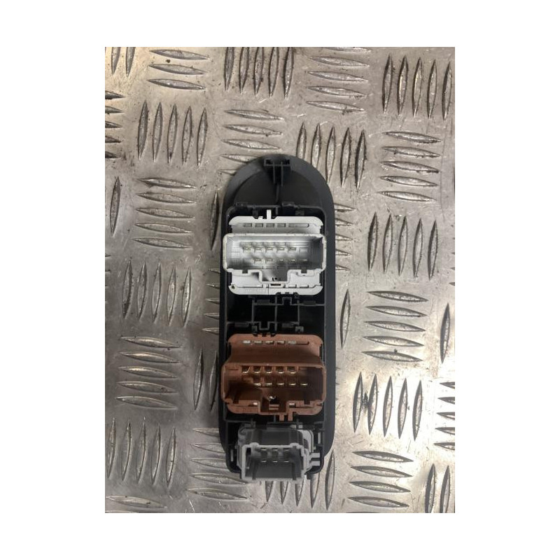Interrupteur de leve vitre avant gauche RENAULT MEGANE 2 PHASE 2 d’occasion