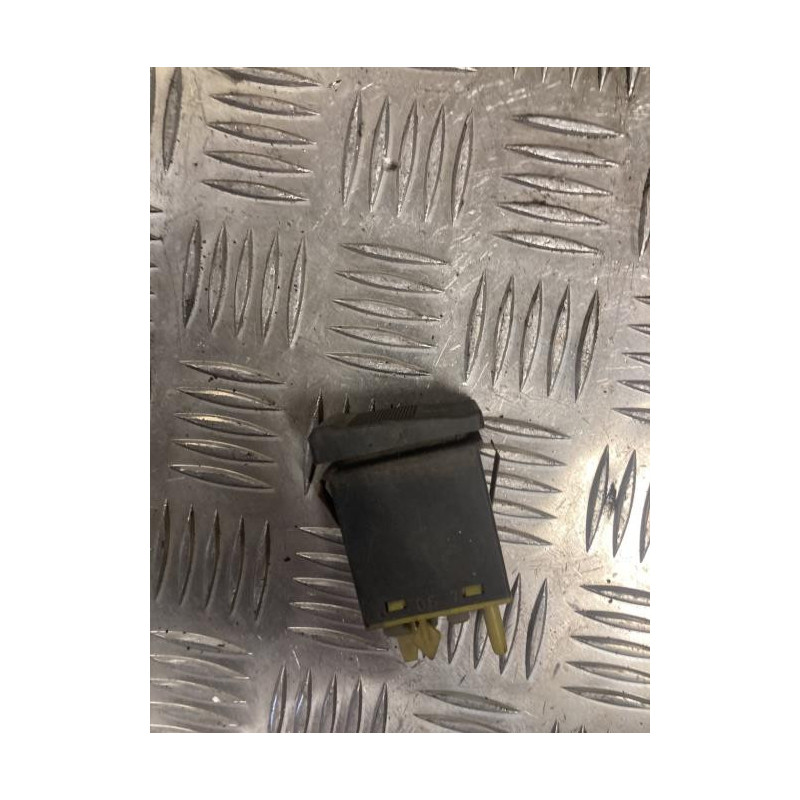 Bouton/Interrupteur AUDI 80 3 PHASE 1 d’occasion