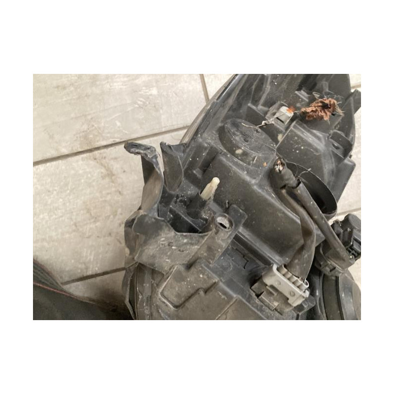 Optique avant principal gauche (feux)(phare) RENAULT CLIO 3 PHASE 2 d’occasion