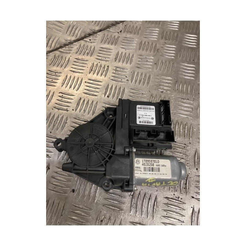 Moteur leve vitre avant gauche SKODA OCTAVIA 2 PHASE 2 d’occasion