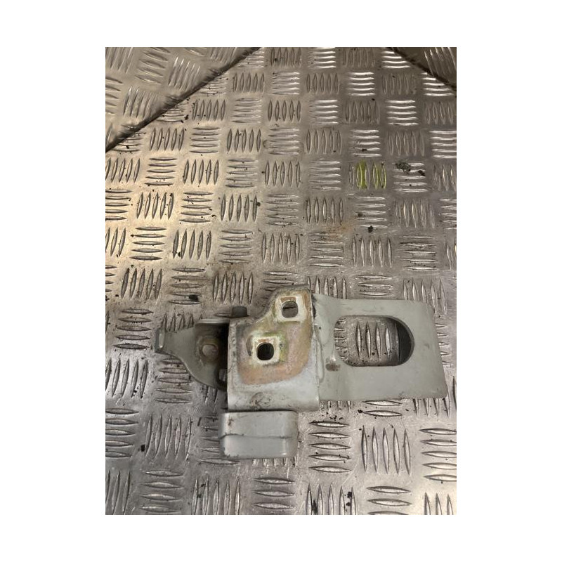 Charniere de porte avant gauche RENAULT TWINGO 1 PHASE 2 d’occasion