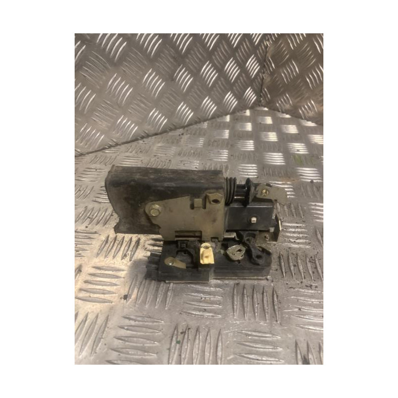 Serrure avant gauche RENAULT CLIO 2 PHASE 2 d’occasion