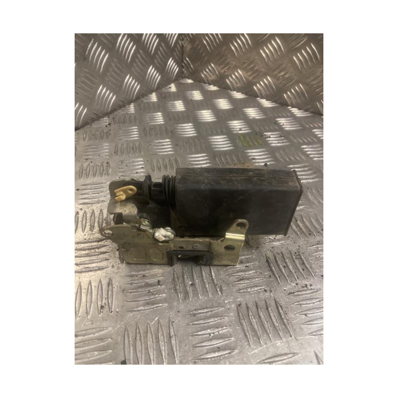 Serrure avant gauche RENAULT CLIO 2 PHASE 2 d’occasion