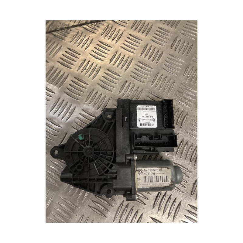 Moteur leve vitre avant gauche VOLKSWAGEN GOLF 6 d’occasion