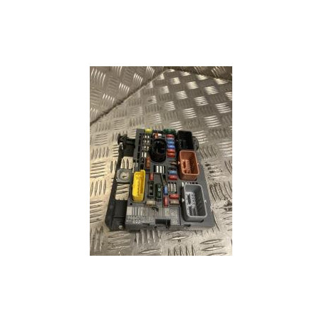 Boitier servitude moteur (BSM) PEUGEOT 308 1 PHASE 1 d’occasion