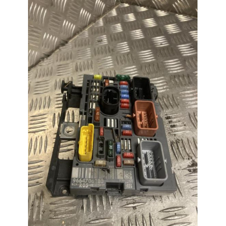 Boitier servitude moteur (BSM) PEUGEOT 308 1 PHASE 1 d’occasion