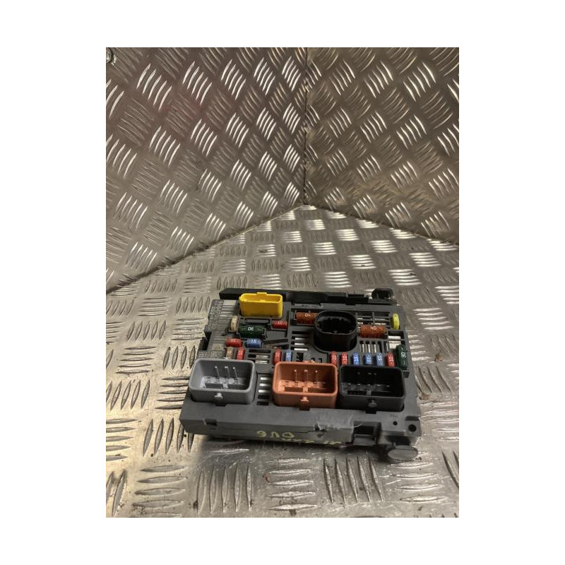 Boitier servitude moteur (BSM) PEUGEOT 308 1 PHASE 1 d’occasion