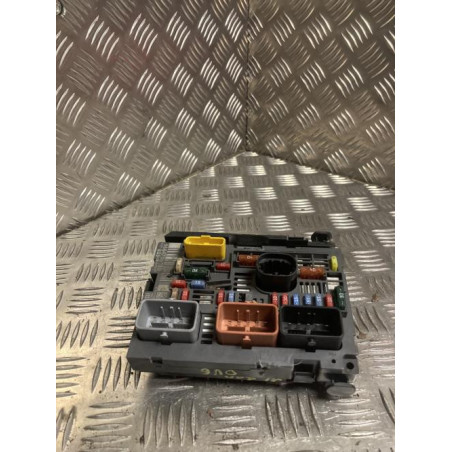 Boitier servitude moteur (BSM) PEUGEOT 308 1 PHASE 1 d’occasion
