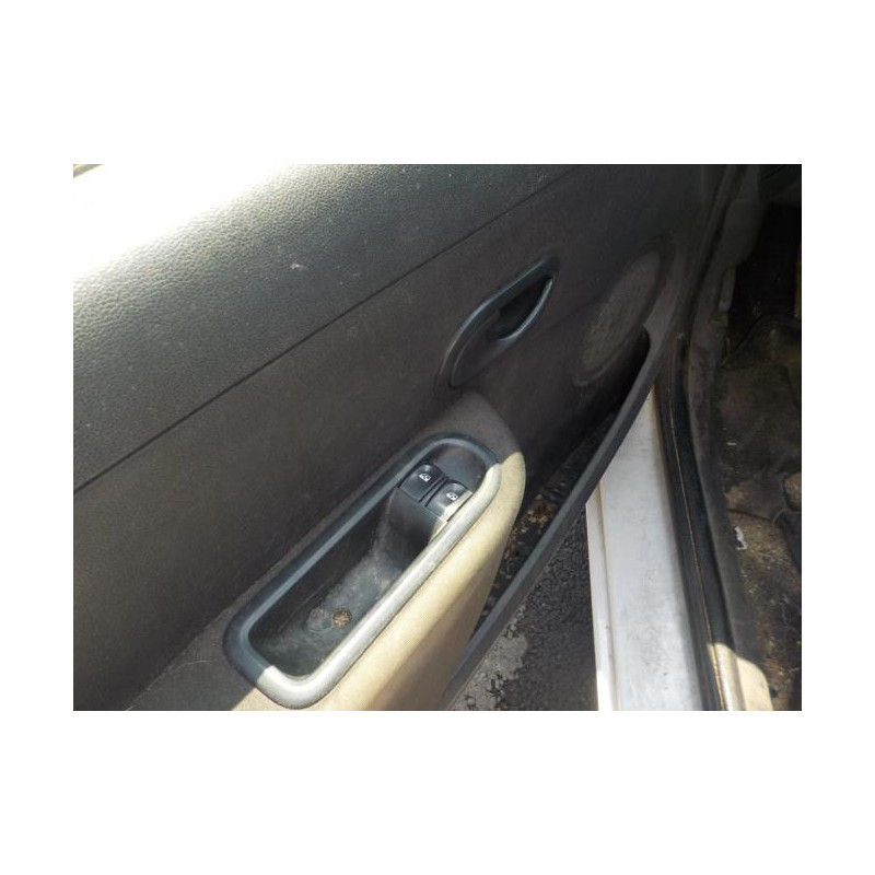 Aile avant gauche RENAULT CLIO 3 PHASE 1 d’occasion