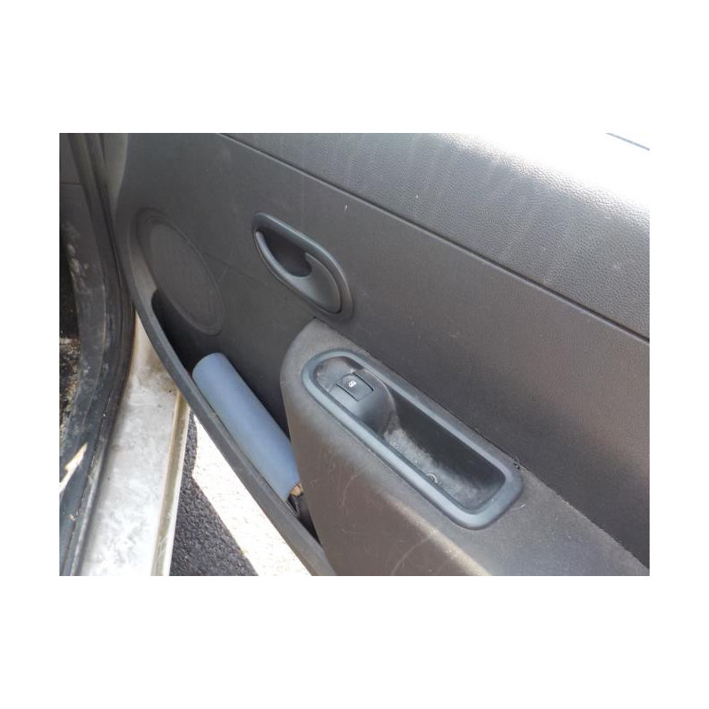 Aile avant droit RENAULT CLIO 3 PHASE 1 d’occasion