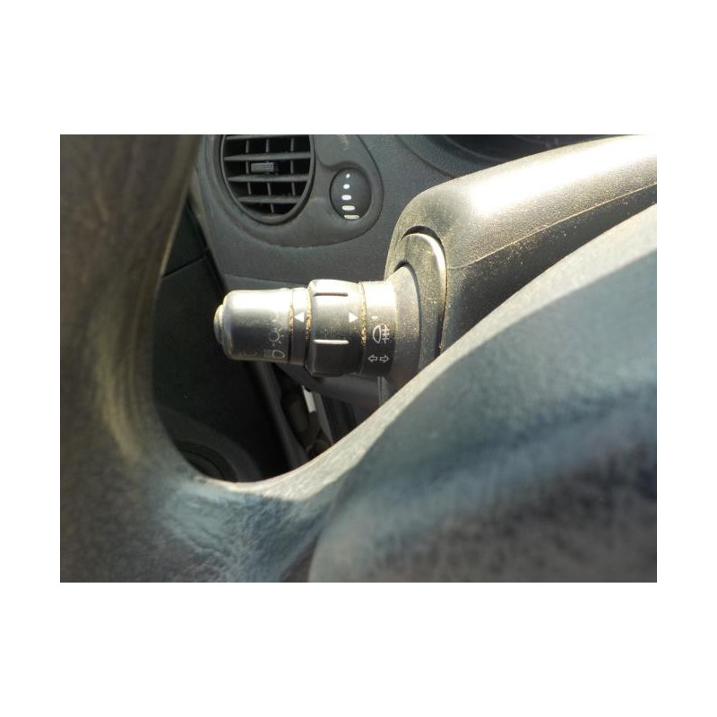 Aile avant droit RENAULT CLIO 3 PHASE 1 d’occasion