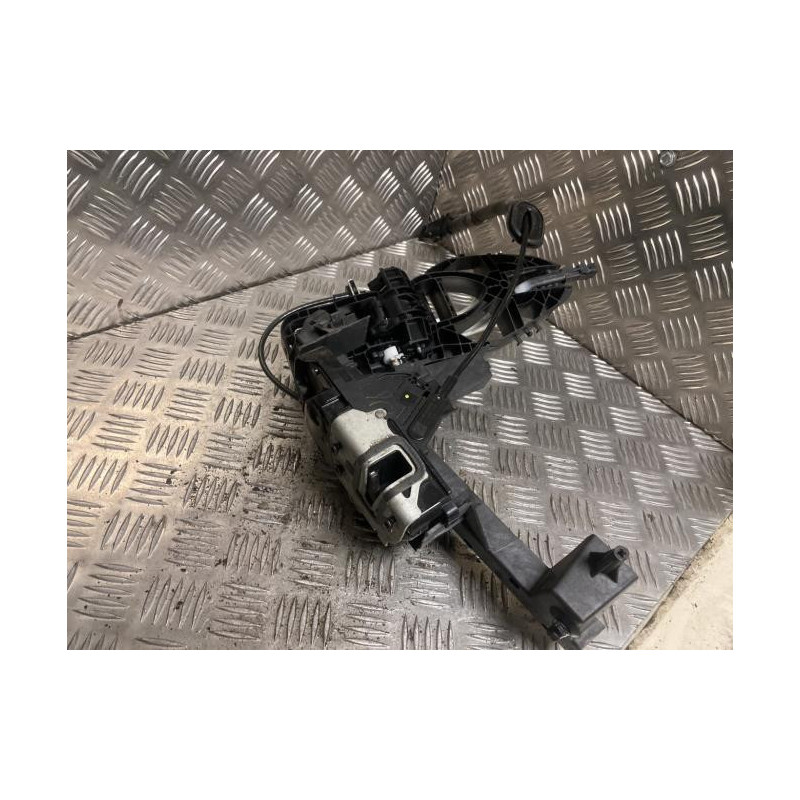 Serrure avant gauche FORD FIESTA 7 PHASE 1 d’occasion