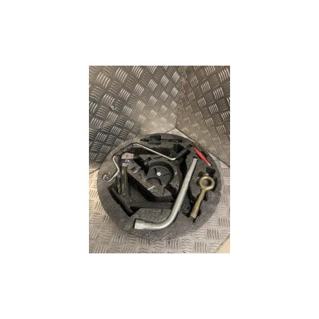 Panier roue de secours ALFA ROMEO 147 PHASE 1 d’occasion