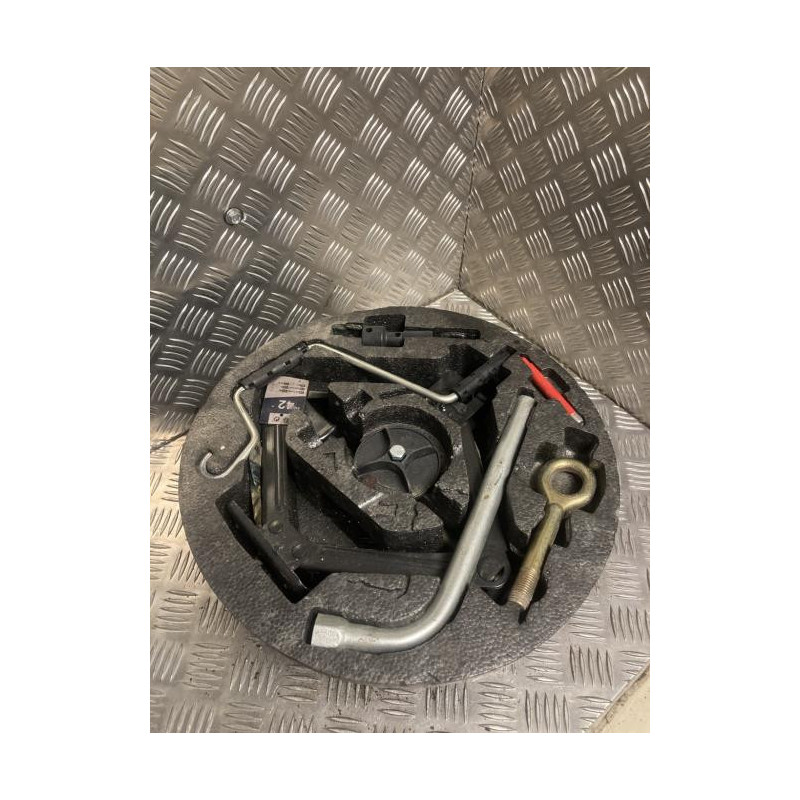 Panier roue de secours ALFA ROMEO 147 PHASE 1 d’occasion