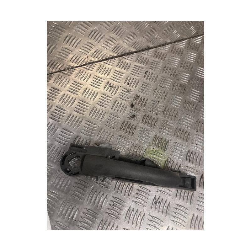 Support poignee porte avant gauche RENAULT CLIO 3 PHASE 1 d’occasion