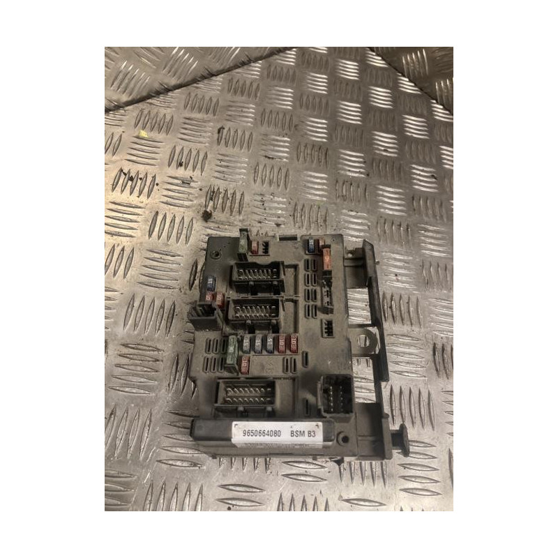 Boitier servitude moteur (BSM) PEUGEOT 307 PHASE 1 d’occasion