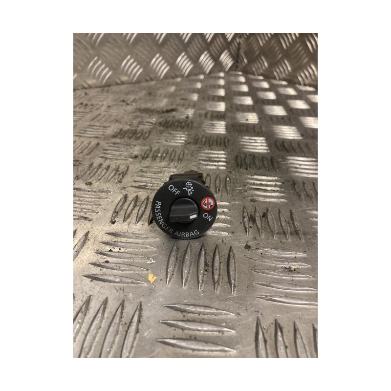 Commande de condamnation air bag RENAULT CLIO 4 PHASE 1 d’occasion