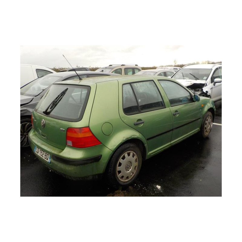Moyeu avant droit VOLKSWAGEN GOLF 4 d’occasion