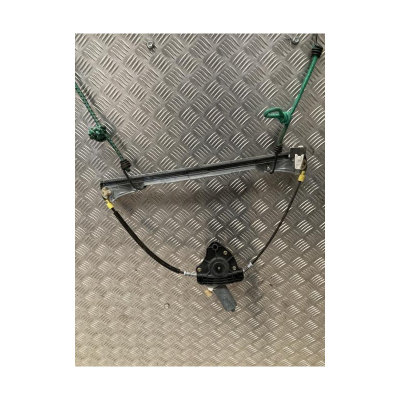 Leve vitre electrique avant droit RENAULT CLIO 2 PHASE 2 d’occasion