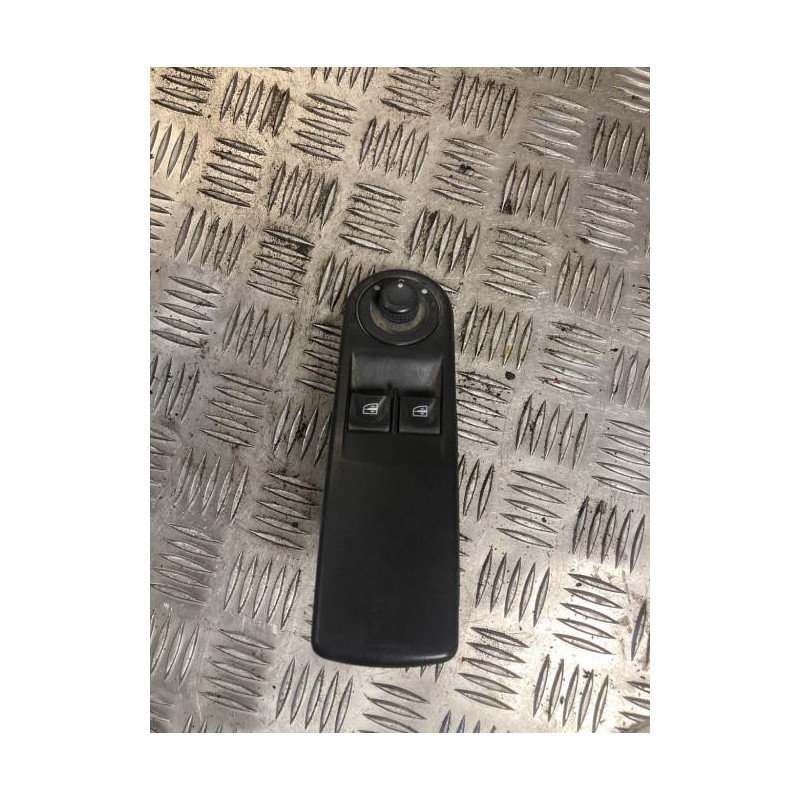 Interrupteur de leve vitre avant gauche RENAULT CLIO 4 PHASE 1 d’occasion