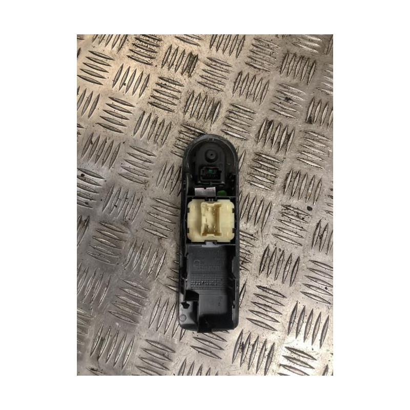 Interrupteur de leve vitre avant gauche RENAULT CLIO 4 PHASE 1 d’occasion