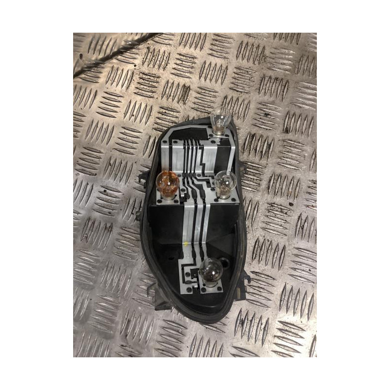 Platine feu arriere droit RENAULT CLIO 3 PHASE 1 d’occasion