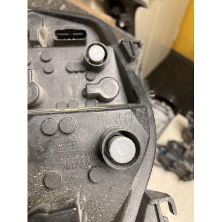 Platine feu arriere droit RENAULT CLIO 3 PHASE 1 d’occasion