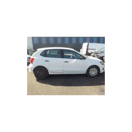 Poignee porte avant droit VOLKSWAGEN POLO 5 PHASE 1 d’occasion