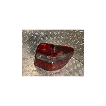 Feu arriere principal droit (feux) MERCEDES CLASSE M 164 PHASE 1 d’occasion