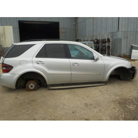 Joint de porte avant gauche MERCEDES CLASSE M 164 PHASE 1 d’occasion