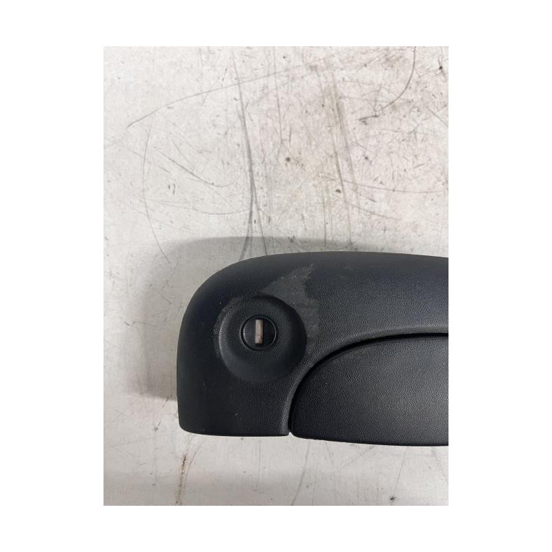 Poignee porte avant droit RENAULT KANGOO 1 PHASE 1 d’occasion