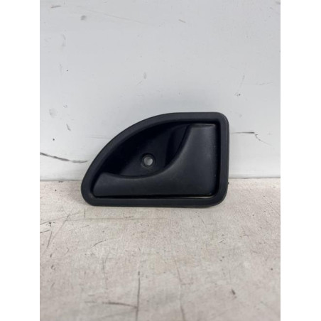 Poignee interieur avant droit RENAULT KANGOO 1 PHASE 1 d’occasion