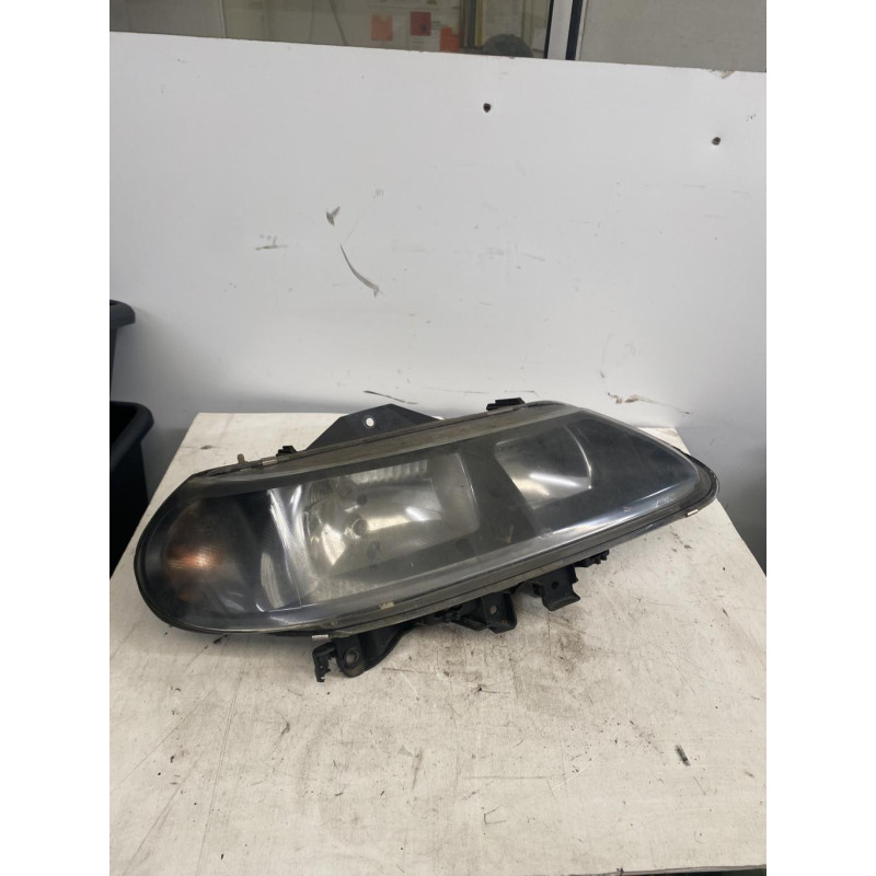 Optique avant principal droit (feux)(phare) RENAULT LAGUNA 1 PHASE 2 d’occasion
