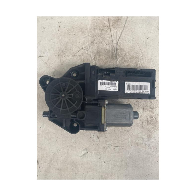 Moteur leve vitre avant gauche RENAULT MEGANE 3 PHASE 1 d’occasion