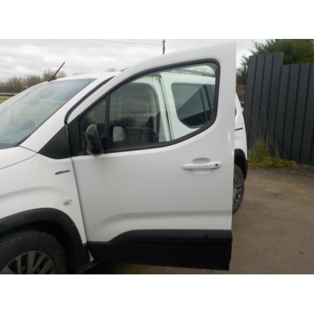 Poignee porte avant gauche PEUGEOT RIFTER d’occasion