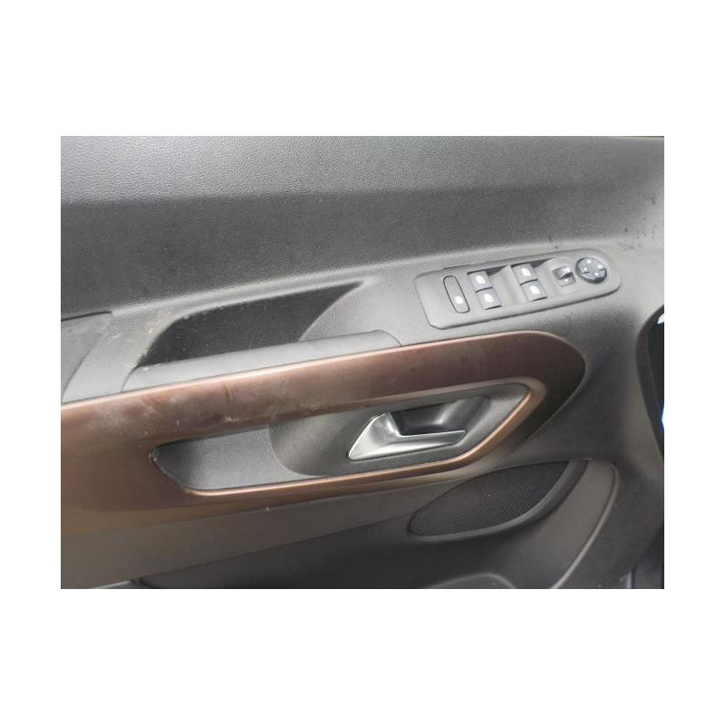 Poignee porte avant gauche PEUGEOT RIFTER d’occasion