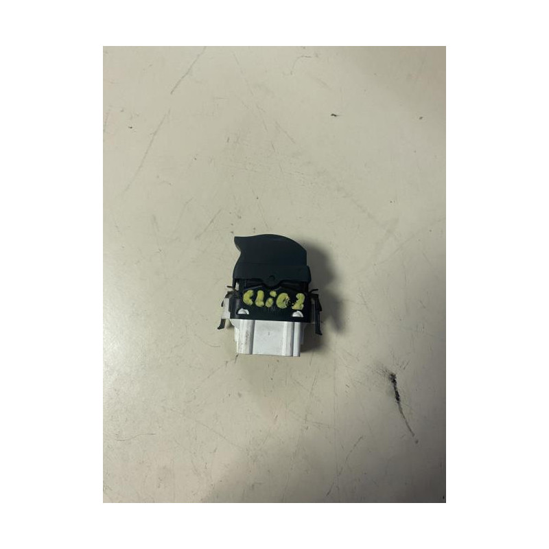 Bouton/Interrupteur RENAULT CLIO 2 PHASE 1 d’occasion