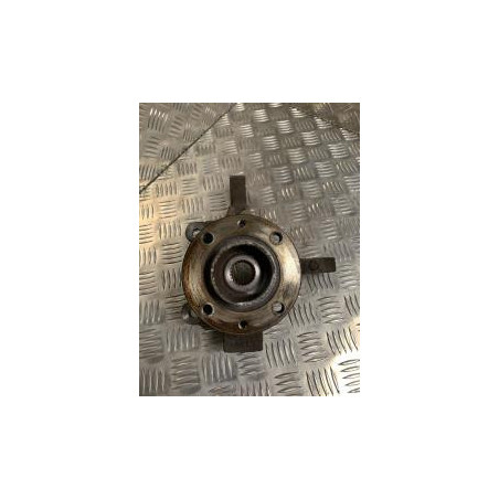 Moyeu avant gauche RENAULT CLIO 3 PHASE 1 d’occasion