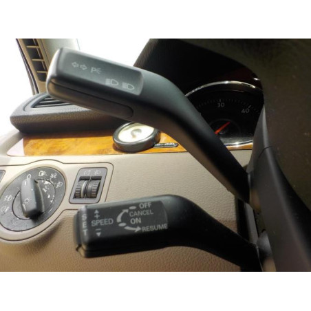 Renfort pare choc avant (traverse) VOLKSWAGEN PASSAT 5 d’occasion