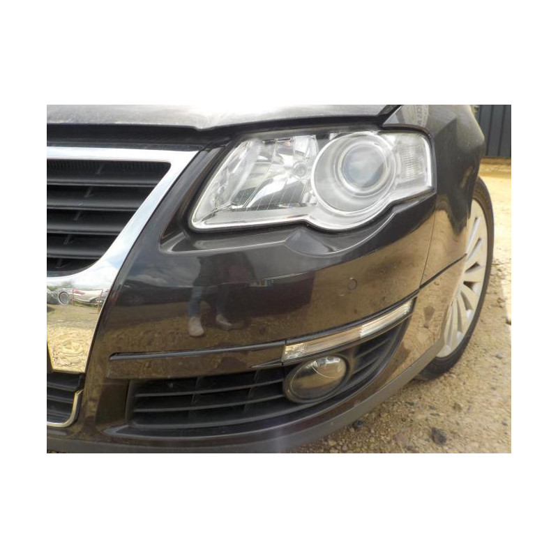 Feu arriere secondaire droit (feux) VOLKSWAGEN PASSAT 5 d’occasion