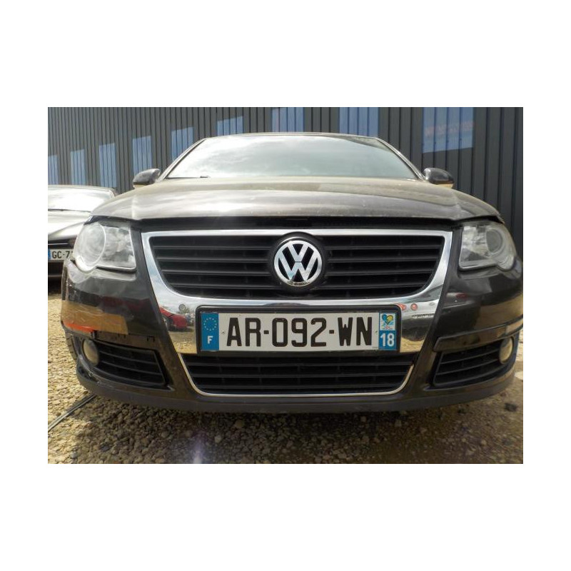 Feu arriere secondaire droit (feux) VOLKSWAGEN PASSAT 5 d’occasion