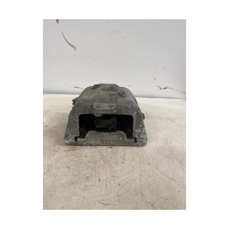 Support moteur droit VOLKSWAGEN GOLF 4 d’occasion