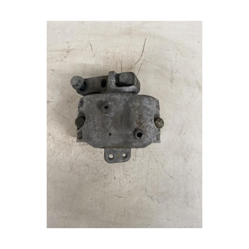 Support moteur droit VOLKSWAGEN GOLF 4 d’occasion