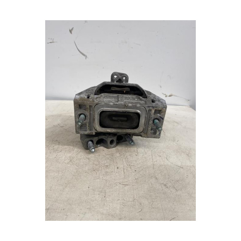 Support moteur droit VOLKSWAGEN GOLF 4 d’occasion