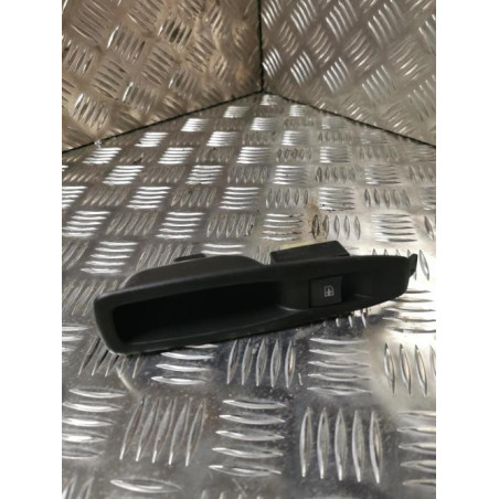 Interrupteur de leve vitre arriere gauche RENAULT CLIO 4 PHASE 1 d’occasion