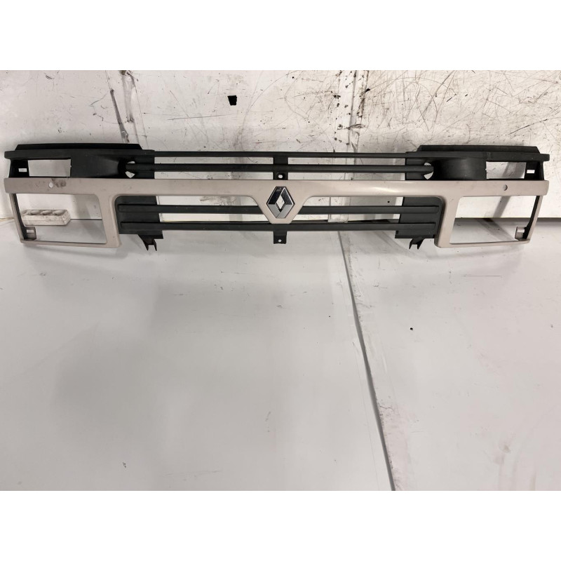 Calandre RENAULT TRAFIC 1 PHASE 3 d’occasion