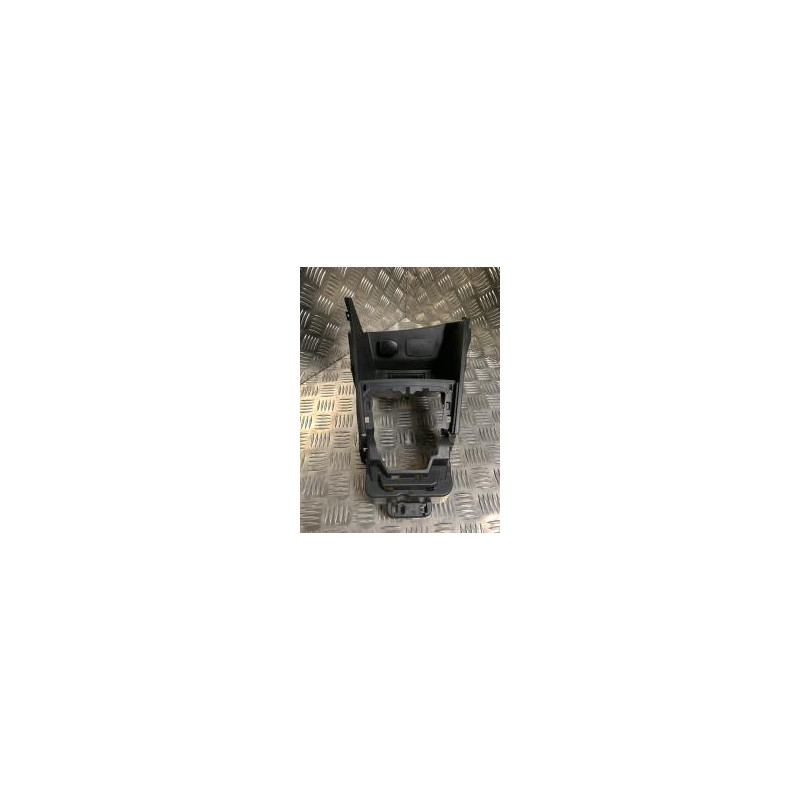 Console central (interieur plastique) RENAULT CLIO 4 PHASE 1 d’occasion